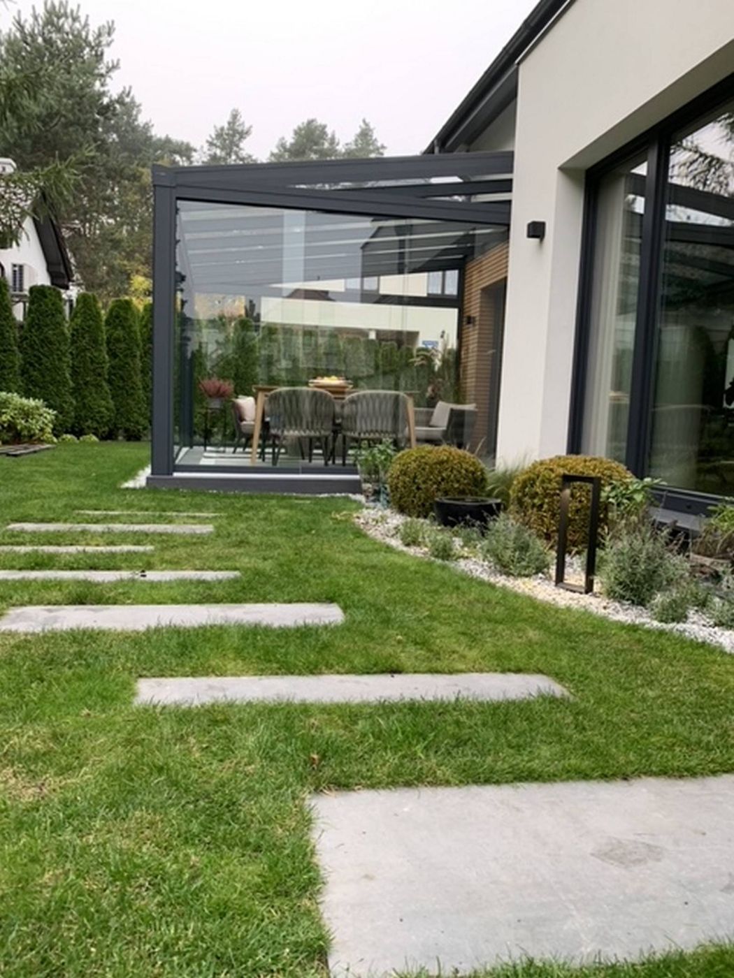 Realizacja werandy lub pergoli 64